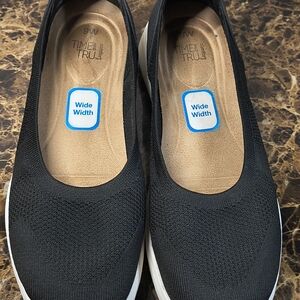 Time and Tru Women's Black Wide Width Flats Size 9W